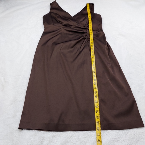 Donna Ricco Brown Sleeveless V Neck Back Zipper Empire Waist Dress Size 10 - Picture 5 of 14